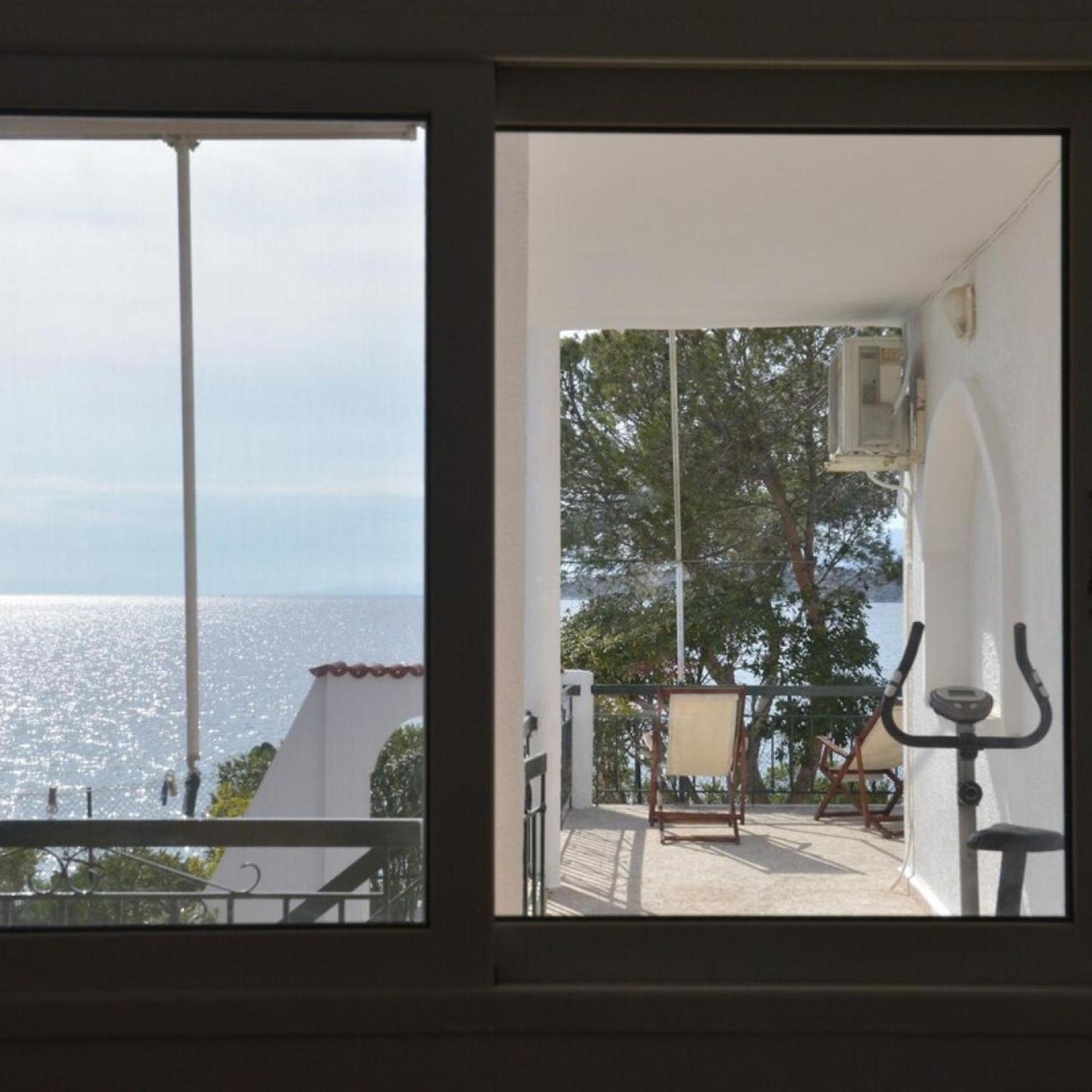 Salamis Beachfront House Exteriér fotografie